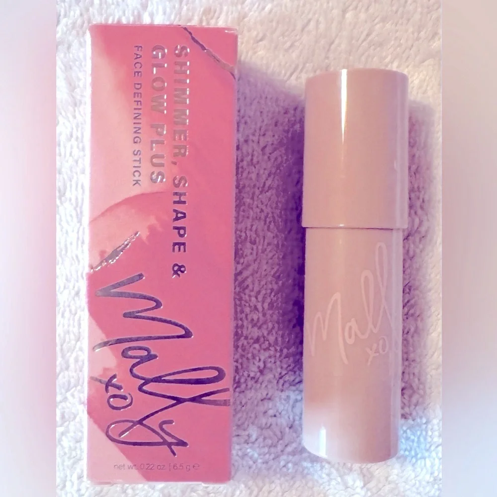 Mally Beauty Shimmer Shape & Glow Plus Face Defining Stick in On The Mauve 6.5g